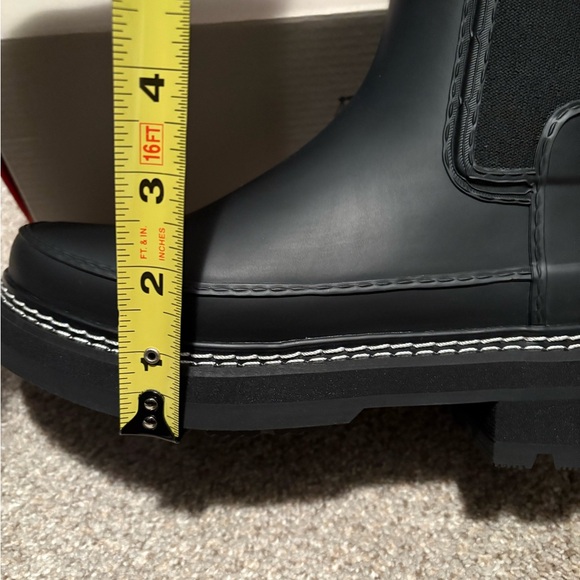 NIB Hunter Chelsea boots, rubber, waterproof, size 5 - Picture 8 of 8